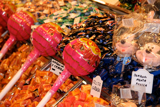 Illustration for article titled How Chupa Chups Put Salvador DalĂ in the Candy Store